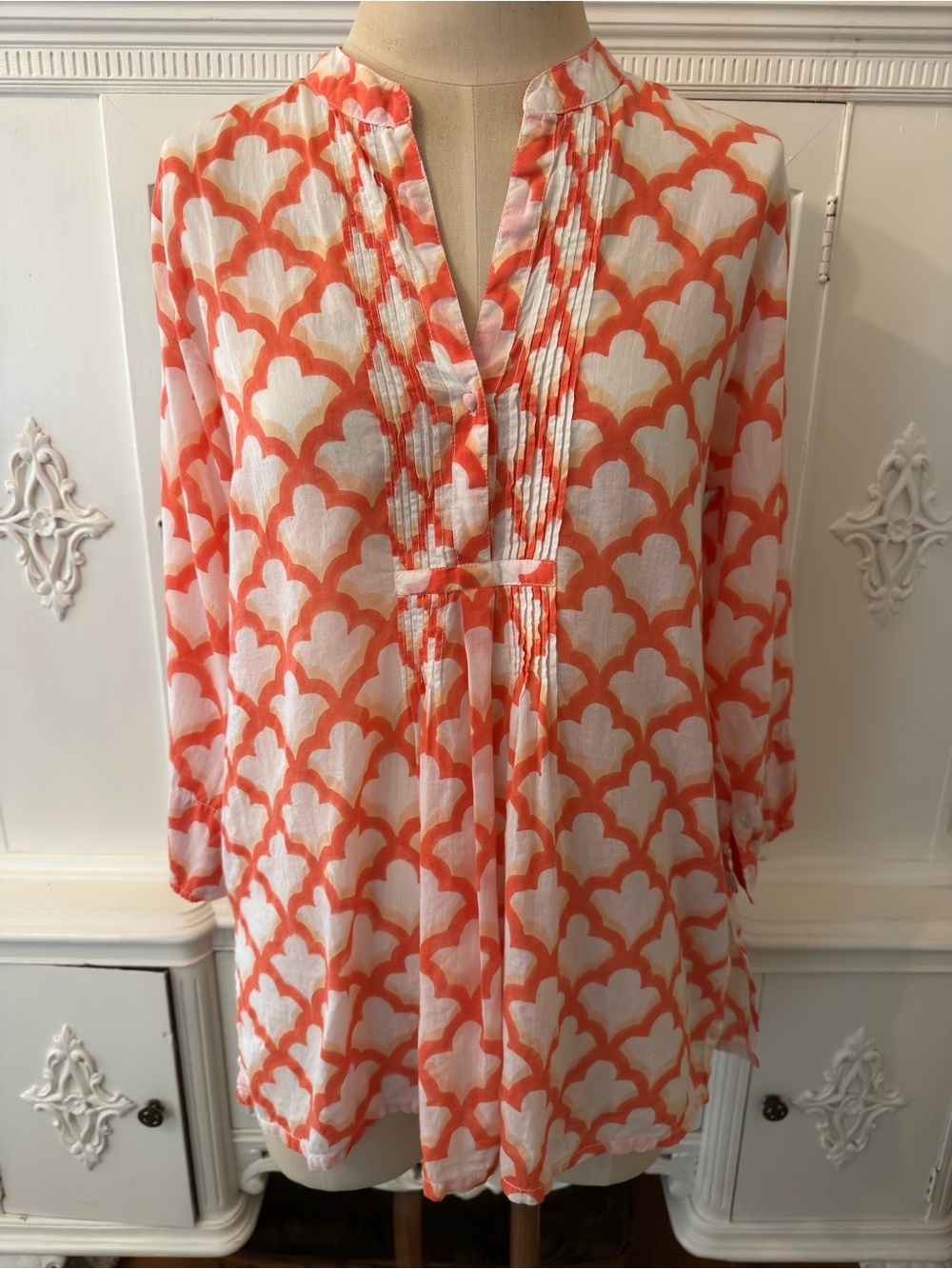 Roberta Roller Rabbit Jemima Design 
Pintuck Split Neck Kurta Tunic Top
